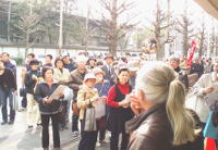 �Q���҂Ɉ��A����O��